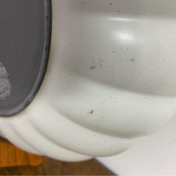 Hearth & Hand 98oz Scalloped Edge Stoneware Shallow Serving Bowl - Picture 8 of 8